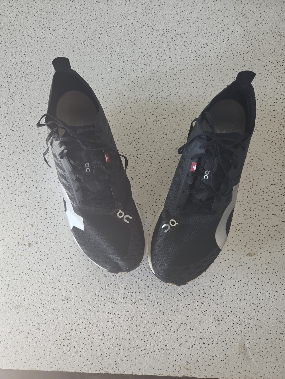 On Running Men's Black and White Athletic Running Shoes